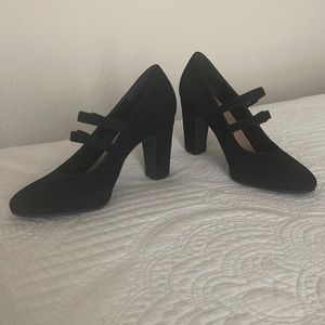 Gianni Bini sz 8 black suede Mary Jane